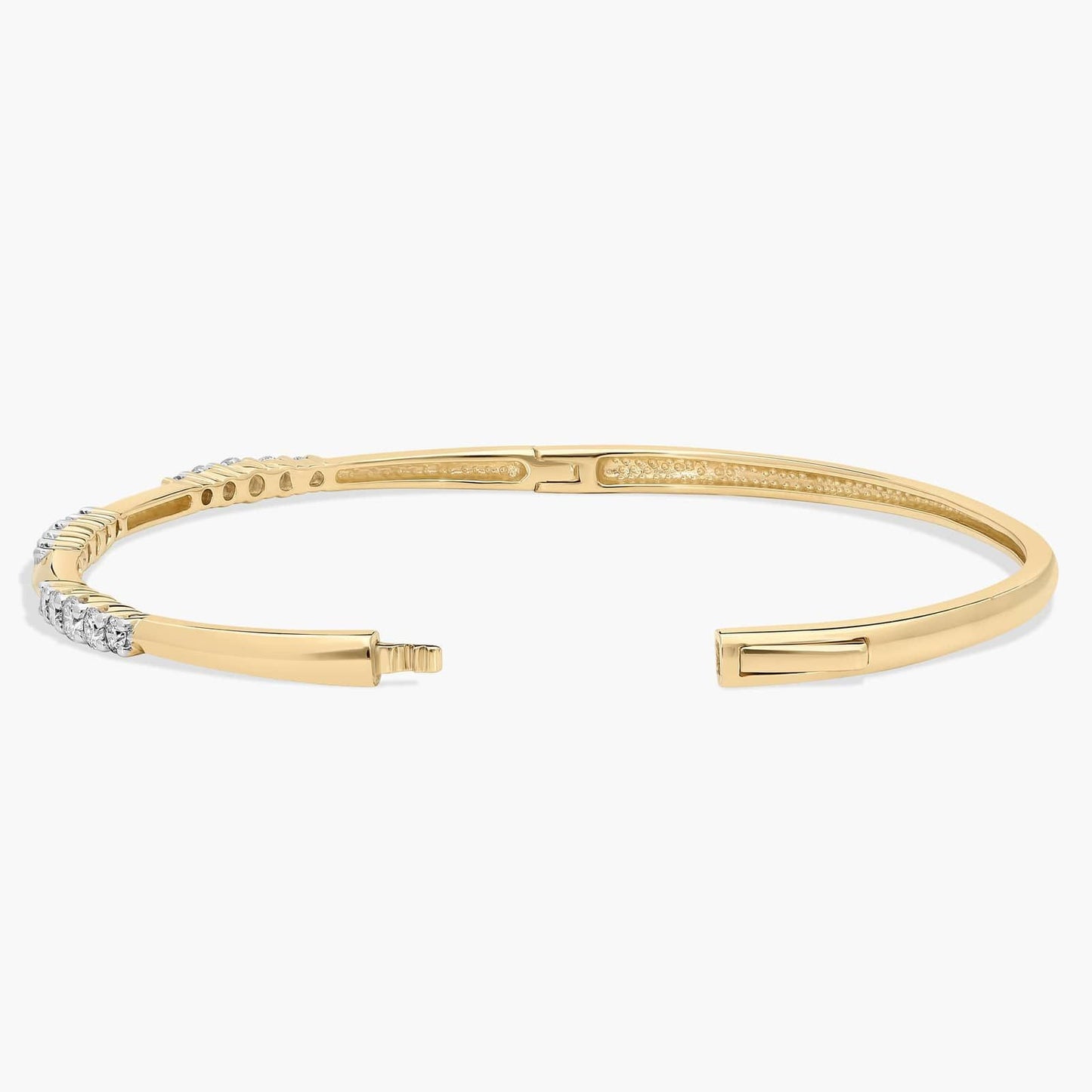 Graduated Cluster Diamond Bangle Bracelet
